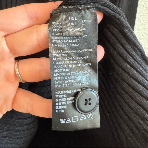 By Anthropologie Womens Large Black Ribbed Turtleneck Sweater Stretchy Minimal - Picture 9 of 12